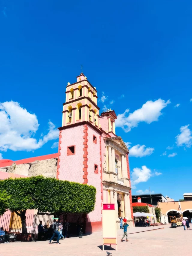 “México no se explica, se siente.”
— Elena Poniatowska
.
.
.
#alto_voltaje_emocional #mexico #tequisquiapan #queretaro #blogpersonal