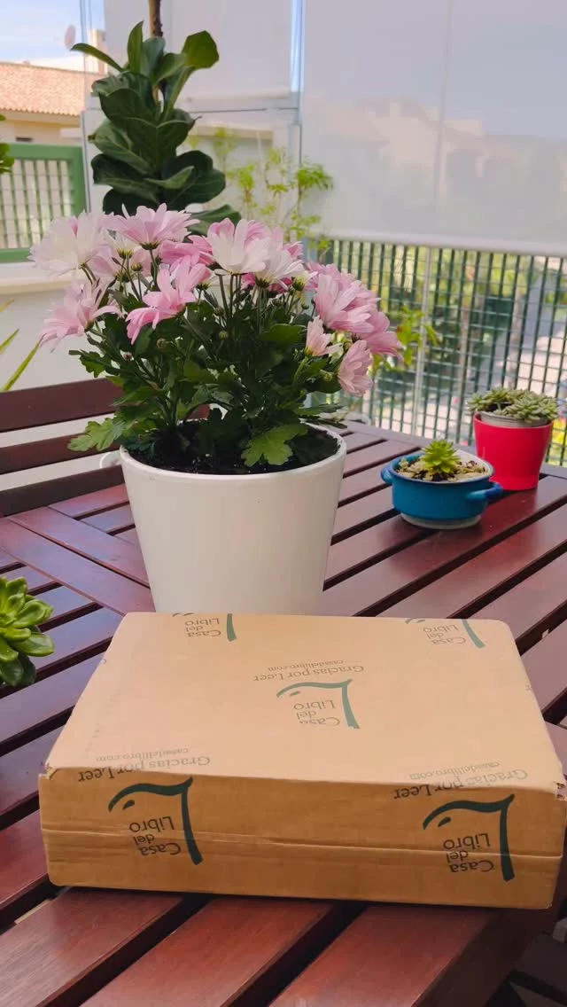 Este regalo me ha puesto RETE FELIZ. Mil ganas de leerlos 🫰🏽🙌🏽😎🥰
Bonito día 😘
.
.
.
#alto_voltaje_emocional #casadellibro #recomiendoleer