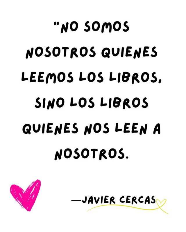 ❤️ Así, tal cual… ❤️🫰🏽 Esta frase me parece de las más honestas que he leído sobre los libros.

Los libros siempre nos andan evidenciando 🤭

Te reflejan, te confrontan, te sacan cositas…
hasta esas que traes bien guardaditas 👀

Por eso los amo tanto.

Porque no solo acompañan… también te leen, te entienden y, a veces, hasta te exhiben un poquito 😅

Y ya que estamos en esta semana tan bonita celebrando el Día del Libro, permíteme el pequeño recordatorio cultural que nadie pidió pero todos necesitamos 😂:

El 23 de abril se celebra porque en esa fecha, en 1616, murieron Cervantes y Shakespeare. (O sea, tremenda alineación literaria… ni los Avengers 😌) Dos gigantes. El mismo día. La vida tiene un humor muy particular.

(Dato extra para brillar en cualquier conversación: en realidad no murieron exactamente el mismo día — España usaba el calendario gregoriano e Inglaterra el juliano, así que hay unos diez días de diferencia real. Pero la efeméride quedó y aquí seguimos, festejando con libros, que es lo importante.)

Así que hoy más que nunca:
Lean… y déjense leer 🫀📚
.
.
#alto_voltaje_emocional #bookstagram #diadellibro #libros #javiercercas