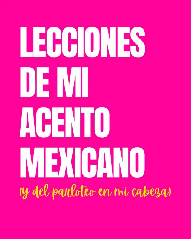 Lecciones de mi acento mexicano… y de lo absurda que puedo ser 🤭🇲🇽

Quiero empezar a compartir más este parloteo que vive en mi cabeza.
Porque escribirlo me libera… y también porque me da curiosidad leerme tiempo después y descubrir hasta dónde ha cambiado, o no, mi ruido mental.

Y hoy quiero hablar de algo que me voló la cabeza: mi acento mexicano.

Tengo mucho ruido mental, pero mi acento no me quitaba el sueño.

Cuando llegamos a vivir a España, muchas veces la gente imitaba nuestro acento y yo me reía mucho porque, según yo, exageraban. Yo no sentía que hablara “tan mexicana”. De hecho, creía que mi español era bastante neutro 🤡

Pero algo curioso empezó a pasarme con la distancia.

Comencé a notar los distintos acentos de mi familia, de mis amistades, de mi gente. Ese tonito cantadito que jamás había percibido cuando vivía allá. Hasta empecé a identificarlo en mis amistades más “fresas” y luego en mi humanito, con quien paso literalmente 24/7 🤭🫶🏽

Y sí… empecé a molestarlo por su tonito mexicano.

Hasta que la vida me acomodó mi sacudida.

Un día mandé uno de esos audios eternos de WhatsApp a una amiga. Tuve que pausarlo y, cuando lo retomé, puse el audio para saber en qué me había quedado.

Y ahí ocurrió.

Escuché claritito mi acento mexicano.

Pero CLARITITO.

Omaigoshhh 🫠🇲🇽

Hasta volví a escucharlo dos veces porque sentí rarísimo. Fue como descubrir algo de mí que siempre había estado ahí… pero que nunca había querido ver.

Y sé que esto puede sonar absurdísimo, pero mi cabeza funciona así: cuando algo no me interesa, literalmente desaparece de mi radar. Pero cuando por fin lo noto… me obsesiono, lo analizo y me hago mil preguntas.

Ese día pensé:
¿Cuántas cosas más no veo de mí?
¿Cuántos puntos ciegos tenemos todos?
¿Cuántas partes nuestras descubrimos solo cuando nos alejamos?

Y no sé… desde entonces escucho mi acento con muchísimo cariño.

Porque también entendí que el acento no es solo una forma de hablar.
Es memoria.
Es una forma de seguir llevando esos pedacitos que nos construyeron…

Gracias a mi acento mexicano por esta sacudida existencial que sigo digiriendo 🤭🫀🇲🇽
.
.
#alto_voltaje_emocional