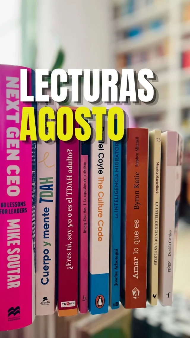 Aquí mi agosto lector: variadito, sacudidor y con más de una sorpresa. 📚

Este mes confirmé algo que me encanta recordar: a veces no nos damos la oportunidad de explorar otros géneros, otras voces, otras formas de pensar… y quién sabe cuántos descubrimientos nos estamos perdiendo.

Gracias, agosto lector.
Otra vez llegaste a sacudirme… y esta vez también lo hiciste entre páginas.

Que vengan más libros, más preguntas y más ganas de dejarnos sorprender.

#alto_voltaje_emocional #blogpersonal #libros #recomiendoleer #booklovers