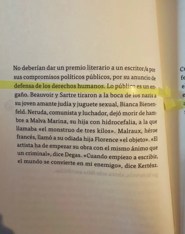 Del libro El ruido de una época, de Ariana Harwicz.

Un libro que disfruté porque me confrontó, y no hay nada más delicioso que conocer otros puntos de vista. Y en esta página coincido: «Lo público es un engaño»…

Bonito día. ☕️

#alto_voltaje_emocional #arianaharwicz #libros #recomiendoleer #blogpersonal